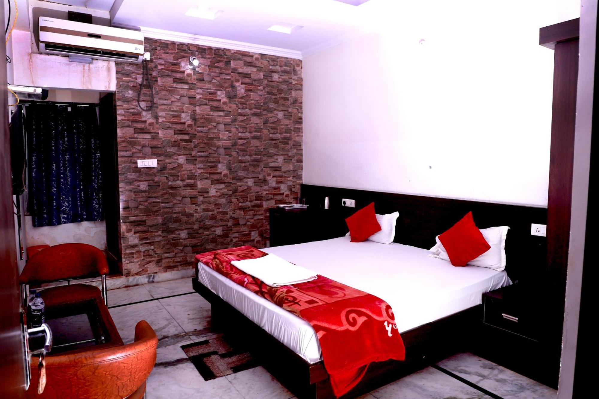 Hotel River View Khagaria Екстериор снимка